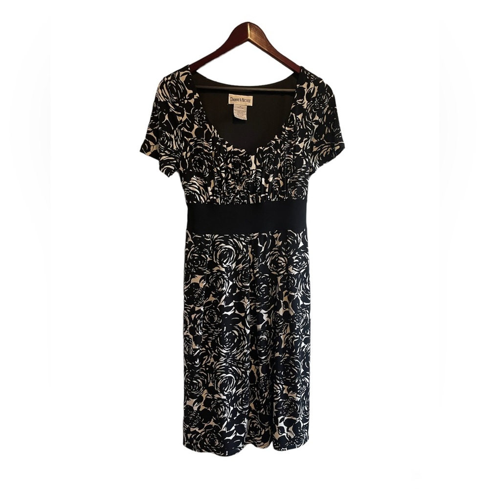 Danny & Nicole Black and White Floral print Dress. Size 10 work, wedding, day